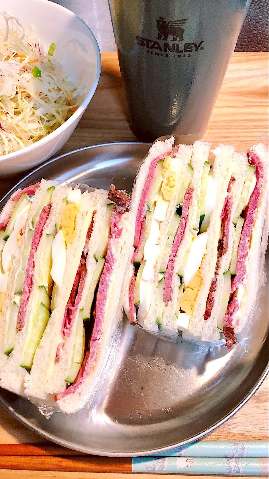 今朝はボリューミーなサンドイッチ🥪☕️|海斗さん