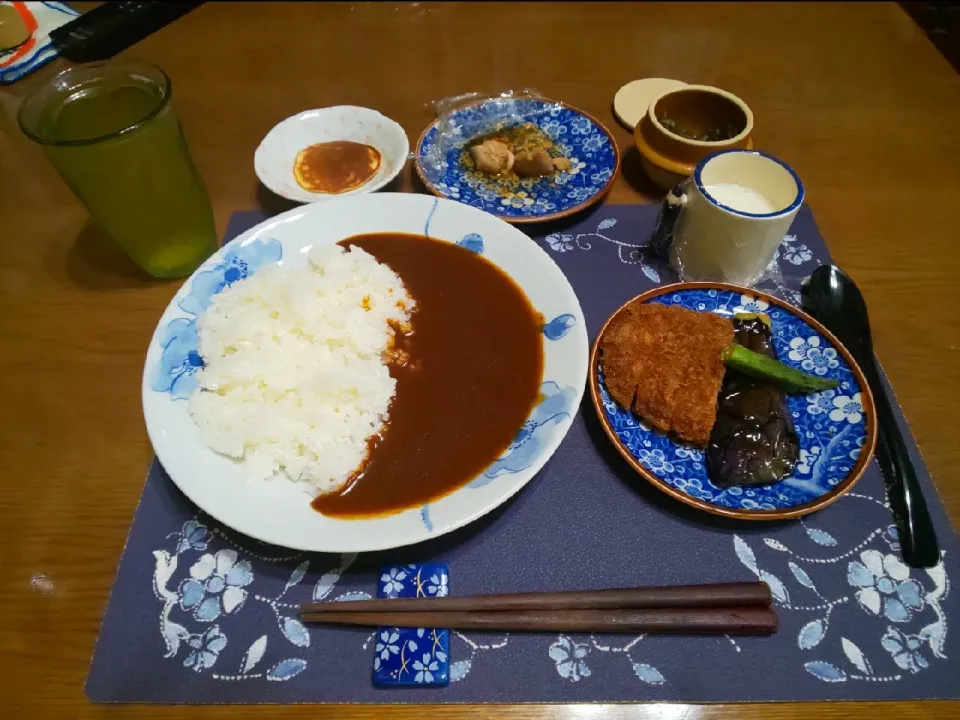 夏野菜メンチカツカレーライス(昼飯)|enarinさん