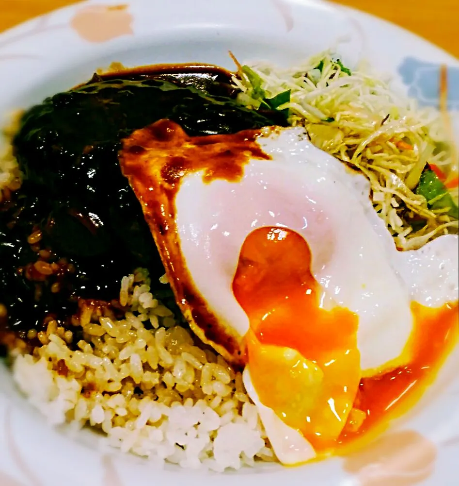 Snapdishの料理写真:ほんじつのまかない・デミバーグ丼|のも💛さん