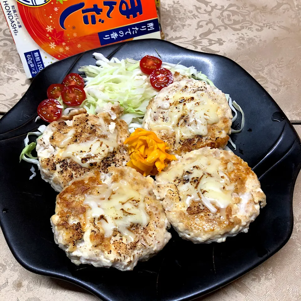 チキンハンペン豆腐バーグチーズ焼き|henryさん