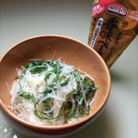 しゃきしゃきじゃがいもと大葉の香味あえ