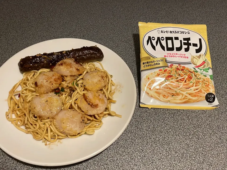 Snapdishの料理写真:Peperoncino Fresh Spaghetti with 北海道ホタテ, Mushroom Sausage|270w178bさん