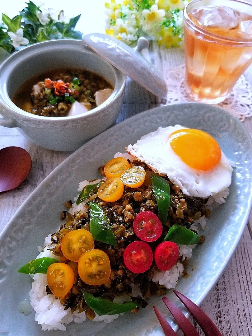 ガパオ風ごはん
豆腐と高菜漬けのピリ辛スープ|sugar beansさん