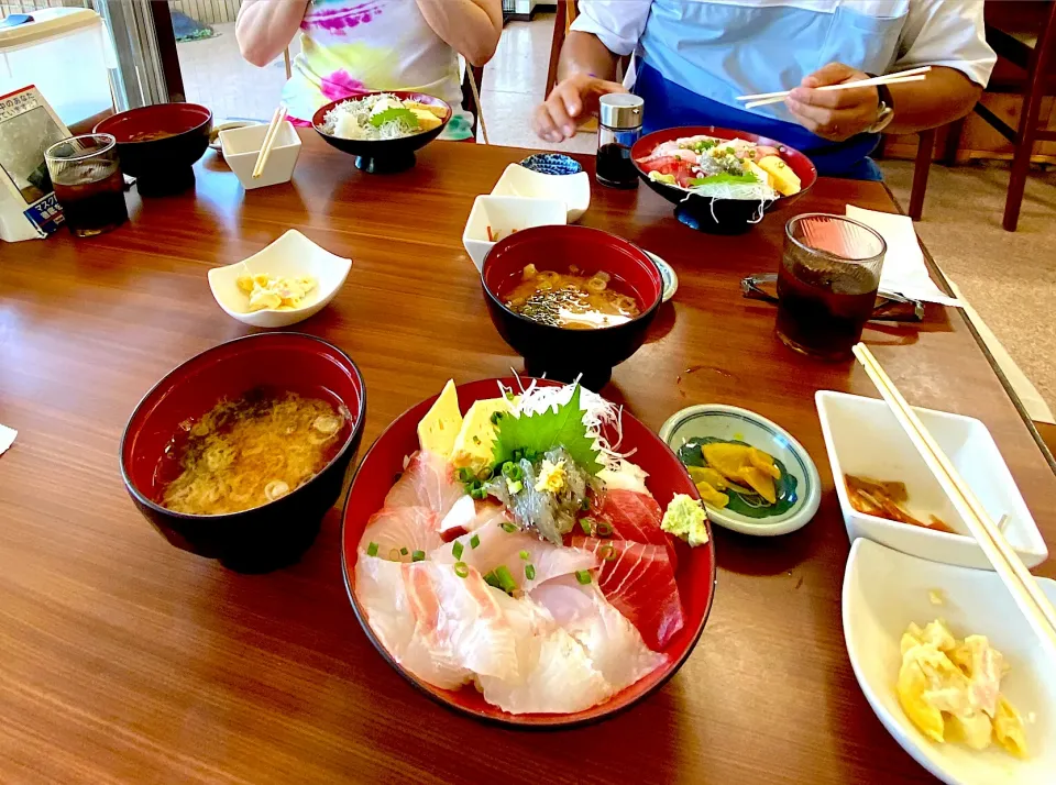 横須賀市長井の夕凪さんにて、海鮮丼|三浦半島住まいさん