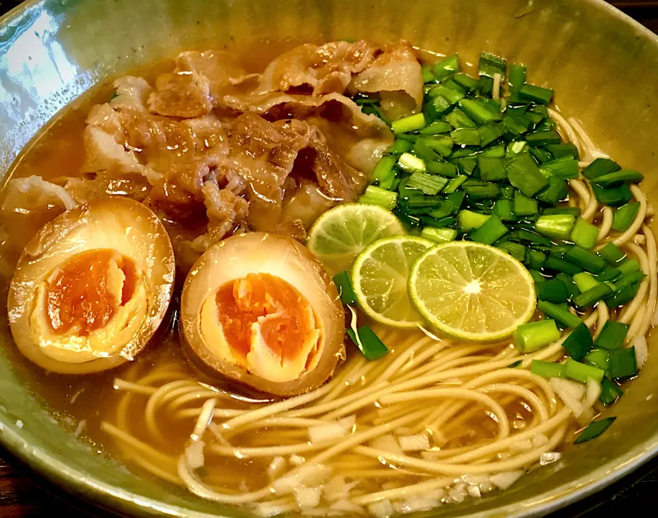 にんにくプカプカ 徳島風豚肉の               ニラ・すだちラーメン|mottoさん