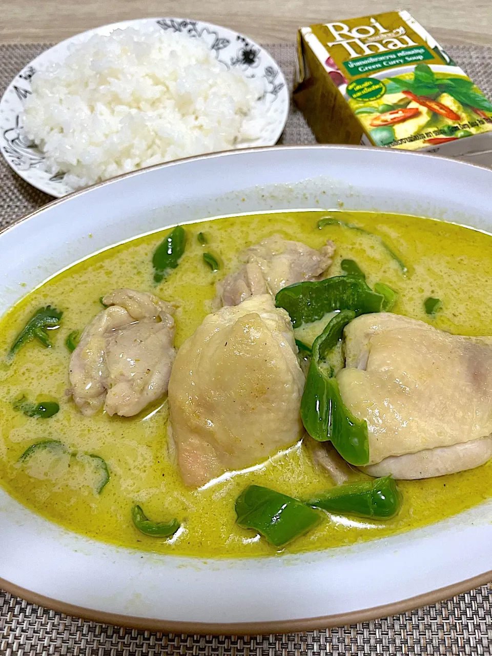 グリーンカレーのお昼ごはん|ゆかｕさん