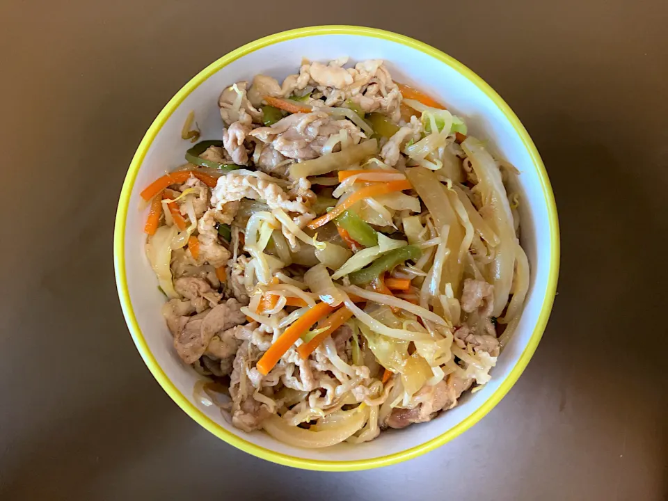 豚肉野菜炒め丼|ばーさんさん