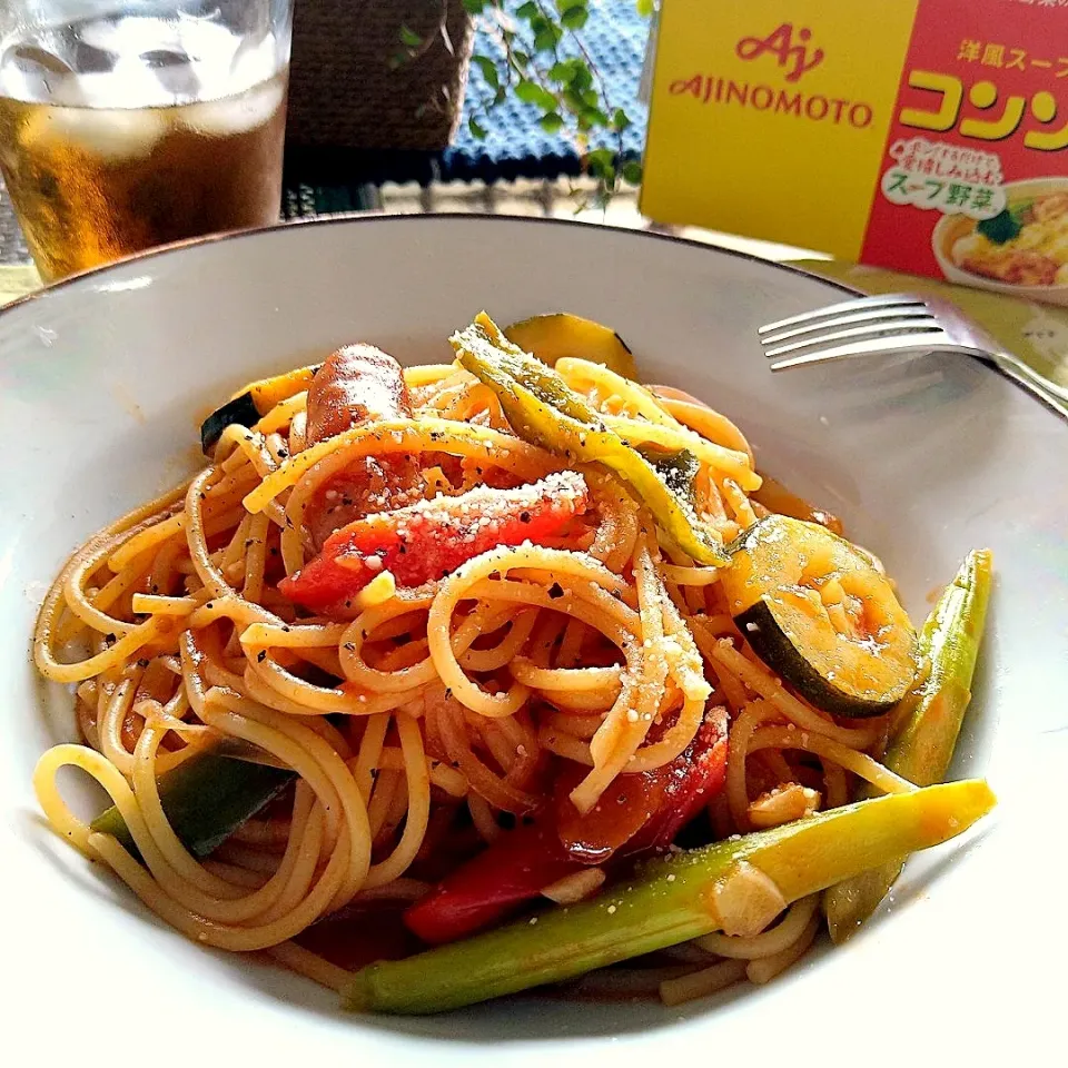 Snapdishの料理写真:フライパンひとつでナポリタン🍝|とまと🍅さん