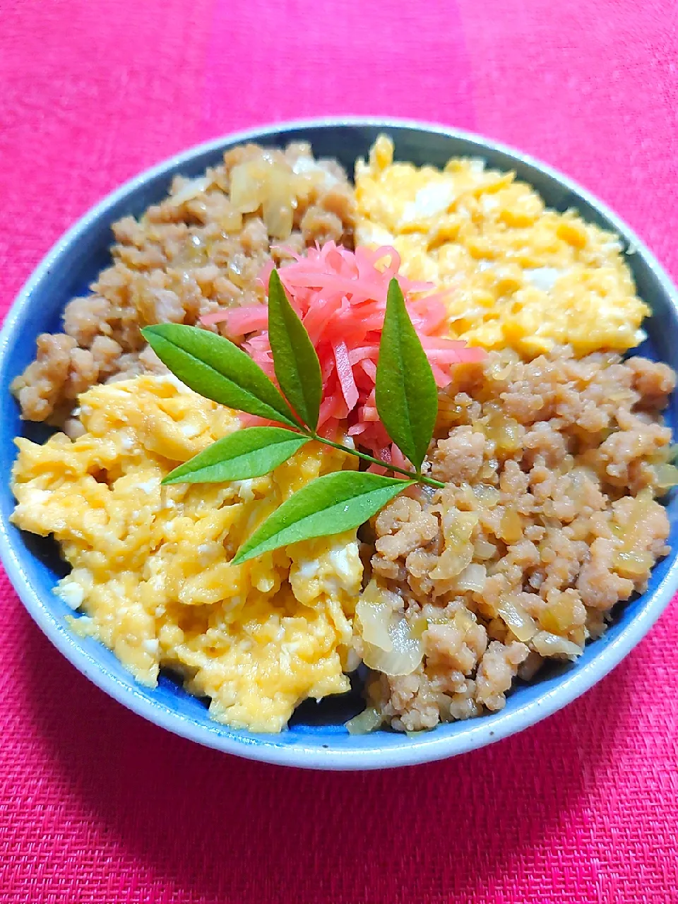 ニ食？三色？丼

夫のお夜食|🍒ふみりん🍒さん