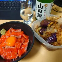 サーモン丼
ナスと油揚げの煮物|ヲさん