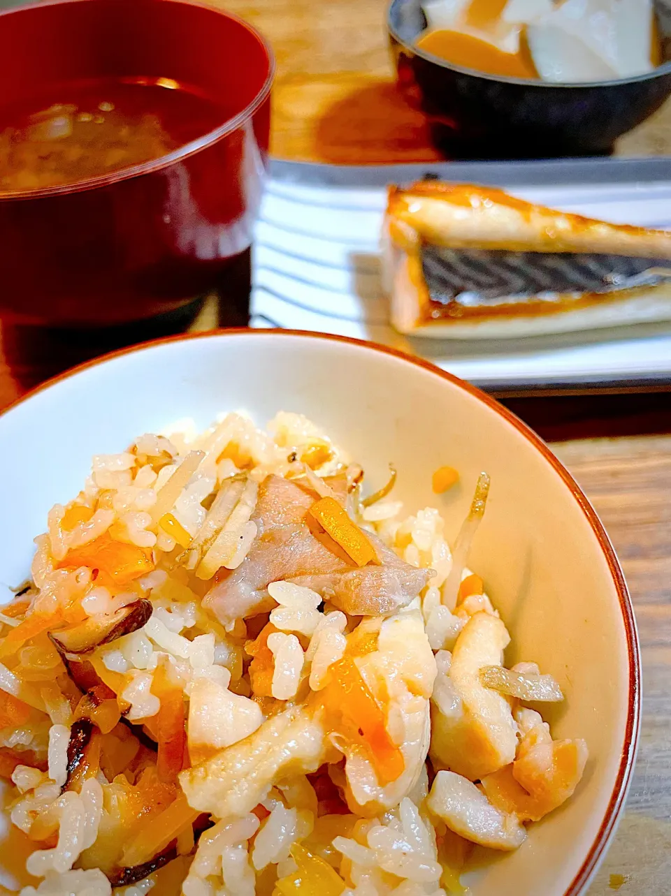 休日の夕ごはん　炊き込みご飯|akiさん