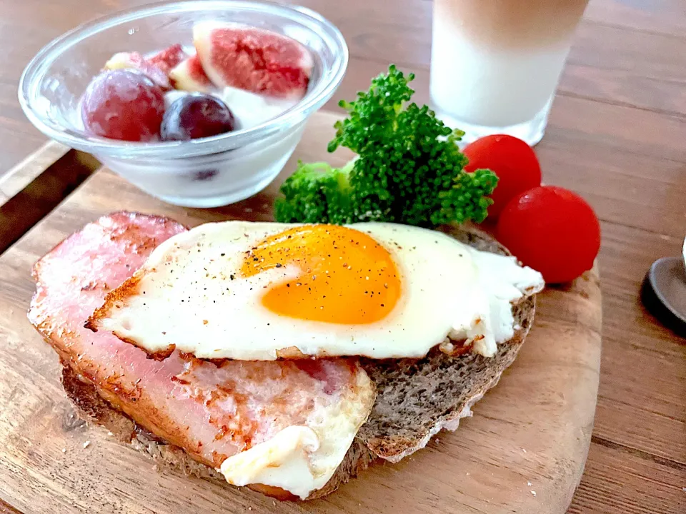 自家製胡麻カンパーニュで朝ごパン|n_nさん