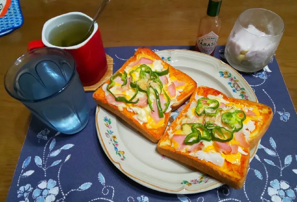 ピザトースト&ガーリックピザトースト(昼飯)|enarinさん