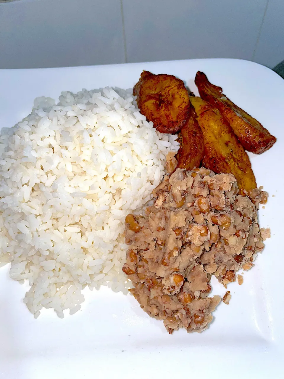 Rice with beans and fried plantain|ivie009さん