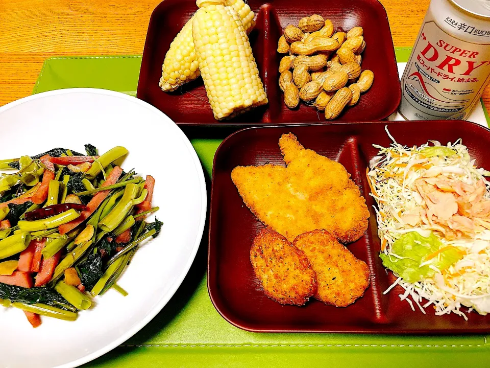 温め直したフライドチキンとチキンカツ
空芯菜炒め
茹でとうもろこし、茹で落花生|naoさん