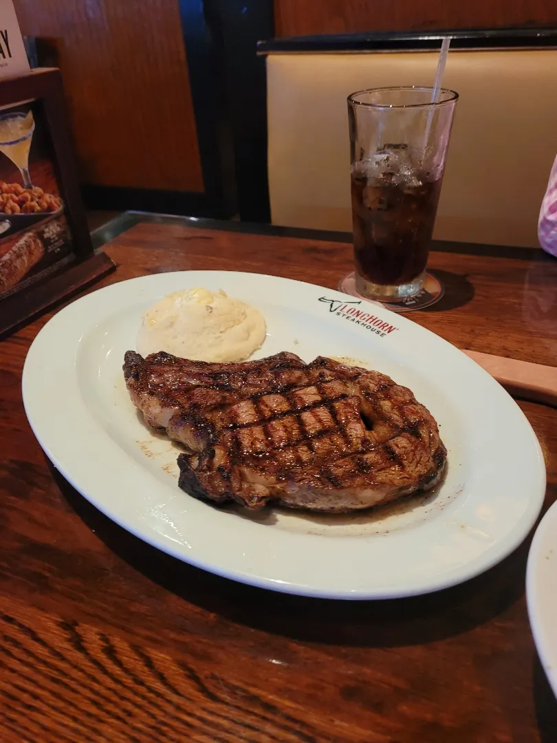 20 oz ribeye and mashed potatoes|Macchefさん