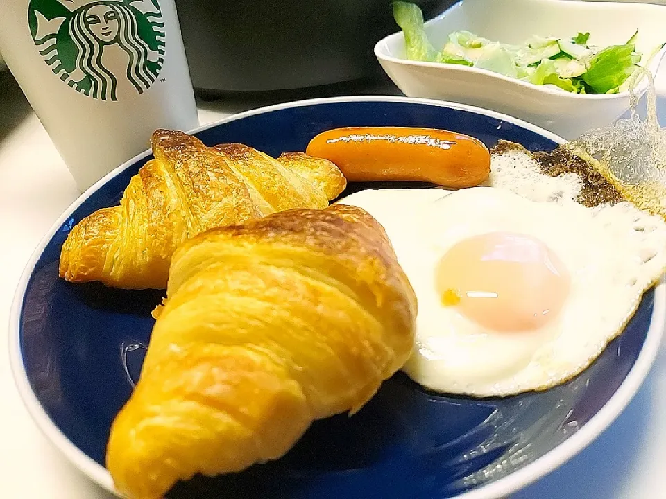 朝ごはん☕🍞🌄|みどりさん