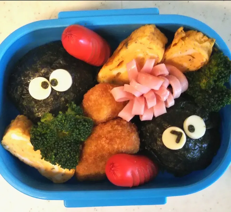 幼稚園弁当♥️まっくろくろすけ|はゆさん