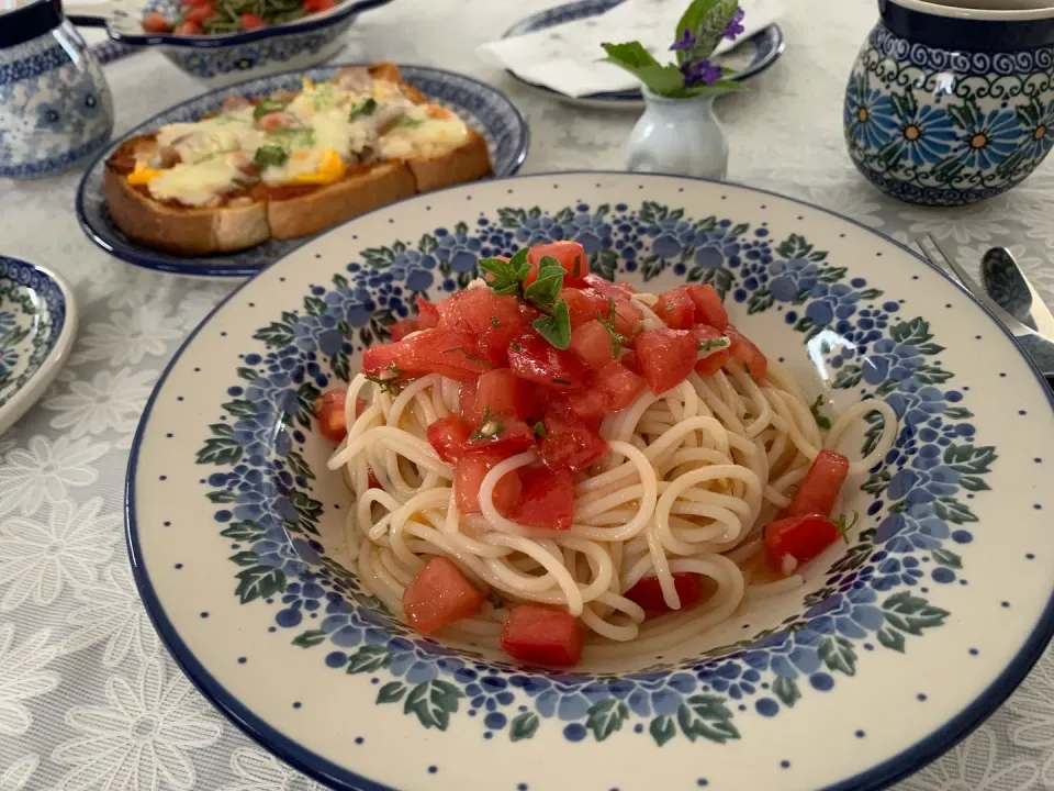 トマトの冷製パスタ＆ピザパン|モンフールさん