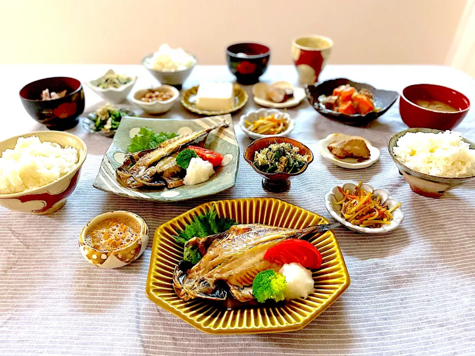 鯵の干物と肉じゃがメインの晩ごはん😋|ゆかりさん