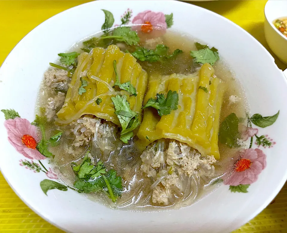 デリシャスゴーヤ豚ひき肉はるさめのスープ🍲|さや 一彦さん