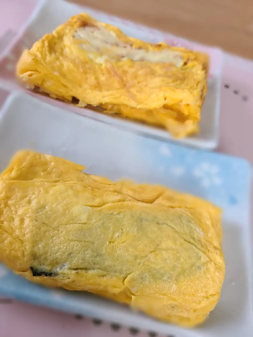 9才の息子が作ってくれた🥚
チーズ入りと海苔入りたまご焼き😋|みぽりん♪さん