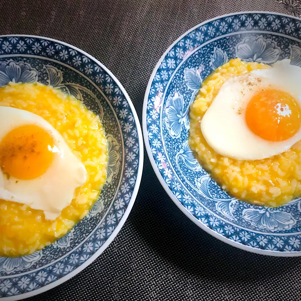 Snapdishの料理写真:リゾット🥕目玉焼きのっけ🍳|ユミさん