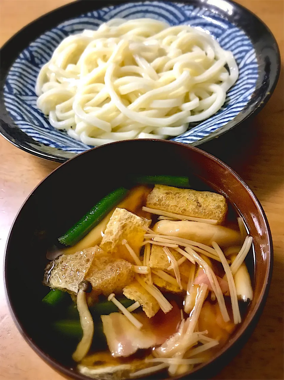 Snapdishの料理写真:きのこと揚げのつけ汁うどん|deekay71さん