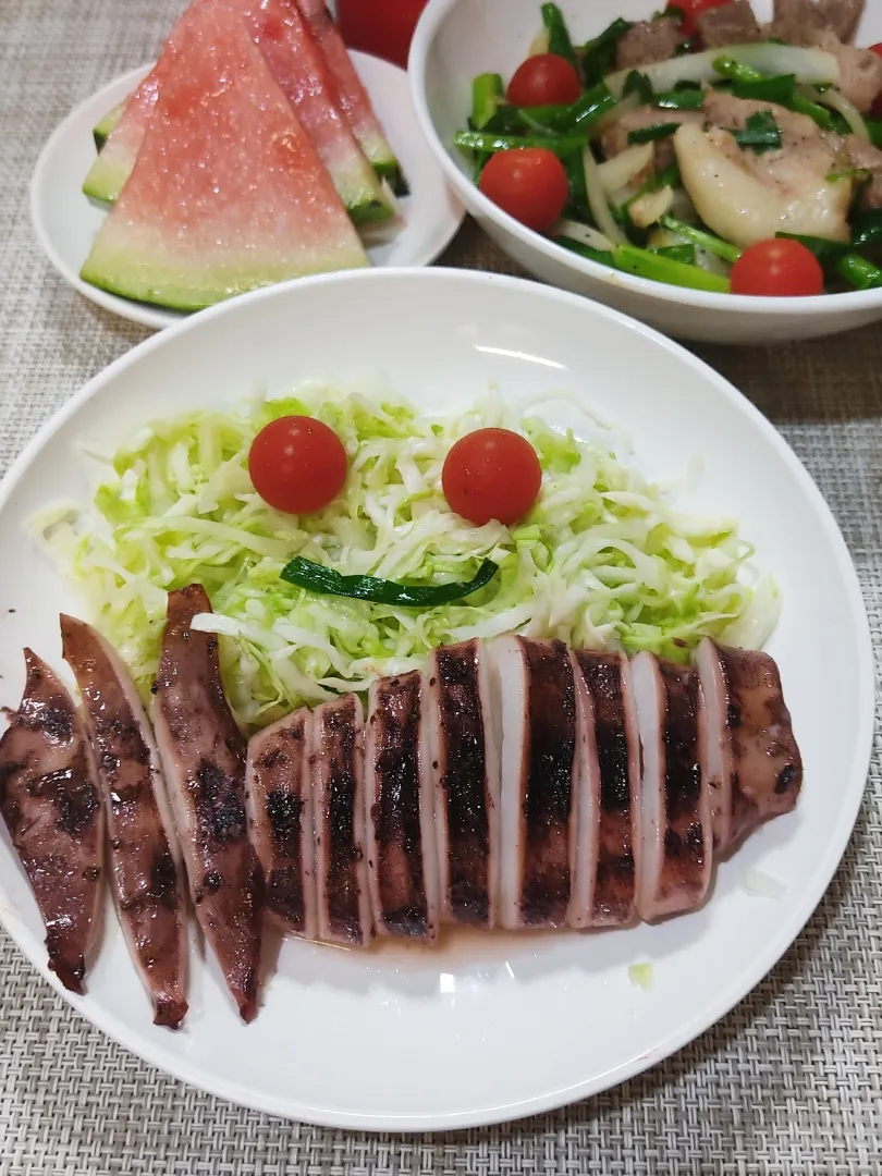 台風11号とスーパーの商品

台風のせいで、スーパーがメチャ混みです。
豆腐とカップ麺とパン類が売り切れ状態。
手軽に食べられるものが人気みたい。
では、私はプチトマトを大量ゲット。|Rピージャーさん