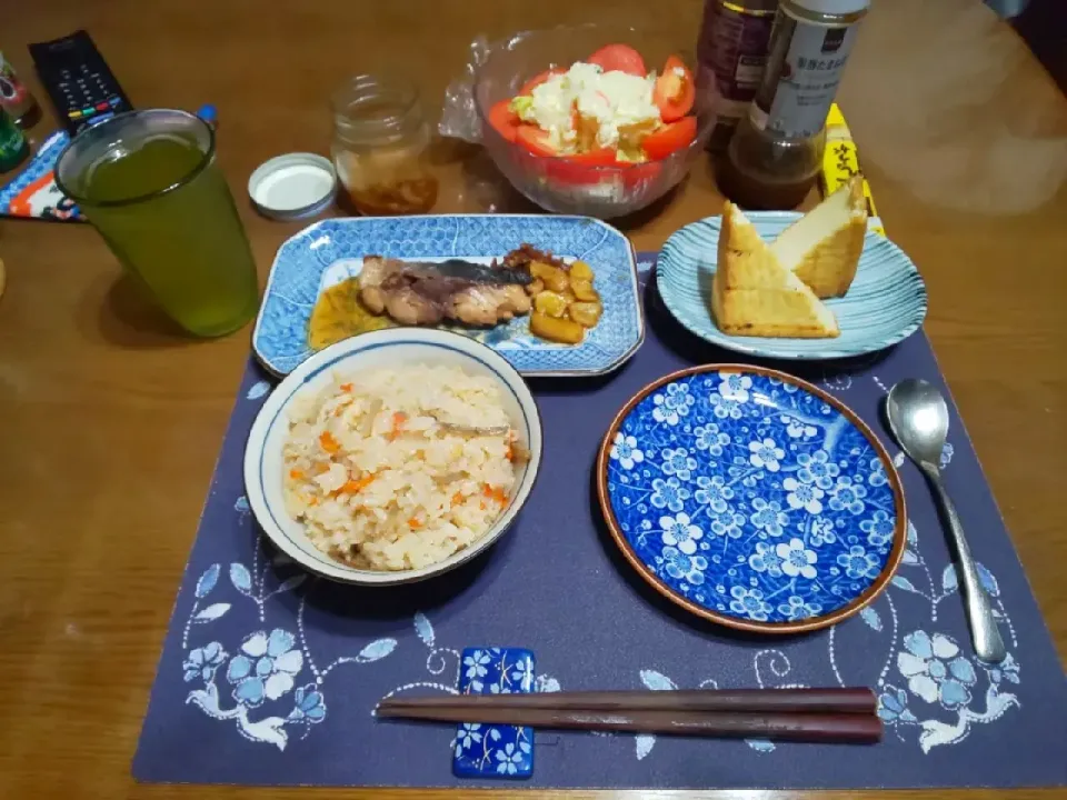 Snapdishの料理写真:たこ飯とぶり照り(夕飯)|enarinさん