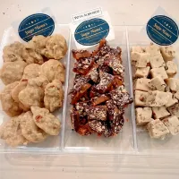 small batch pecan pralines, English toffee with almonds and butter pecan fudge|sugar mamaさん