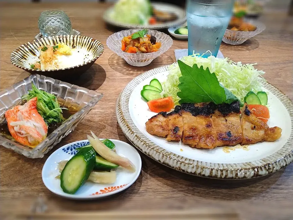 野菜と肉のある食卓|古尾谷りかこさん