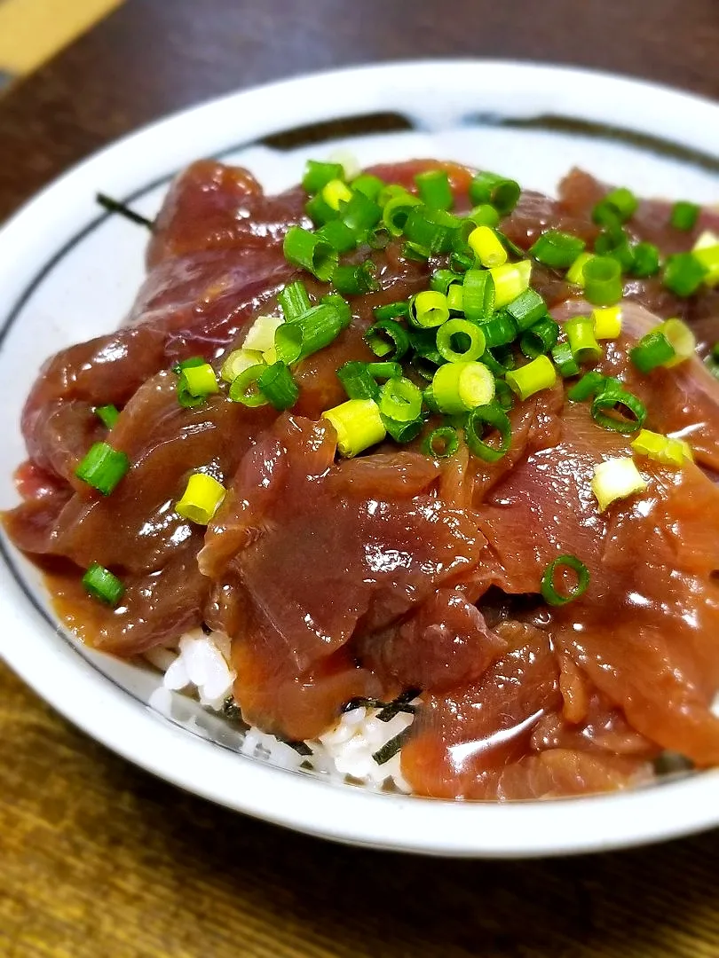 Snapdishの料理写真:パパ作👨中落ち漬け丼|ぱんだのままんさん