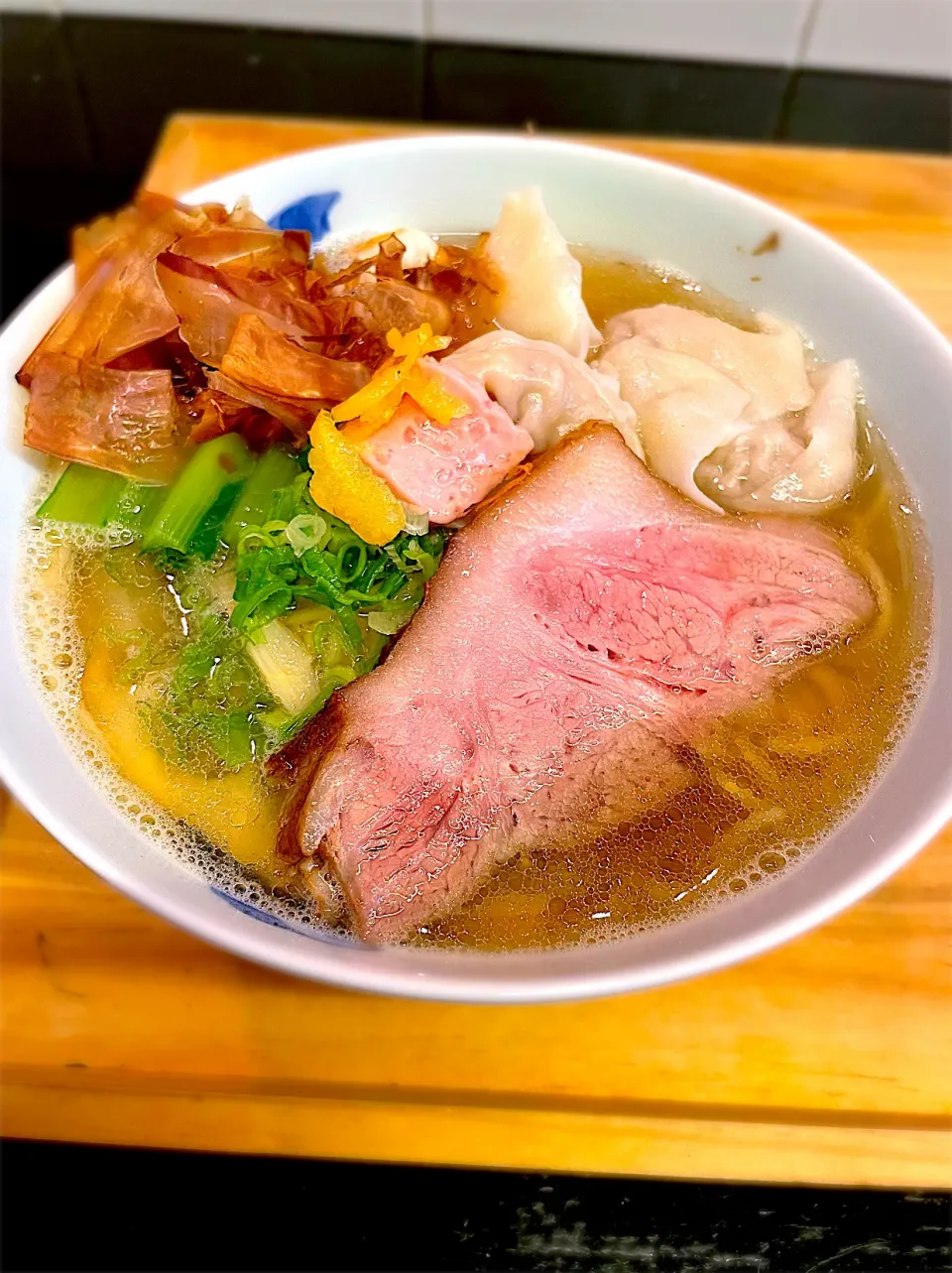 白醤油雲呑麺|あるじさん