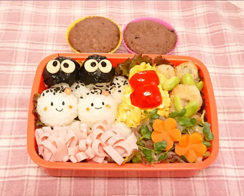 Snapdishの料理写真:ミニおにぎり弁当❤️&デザートは手作りチョコ蒸しパン❤️|みちゅあしさん