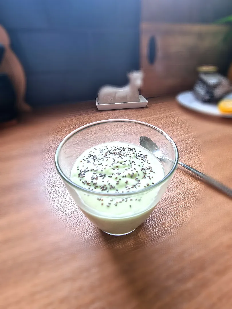 Avo pud with chia seeds.|Charlene Jindiさん