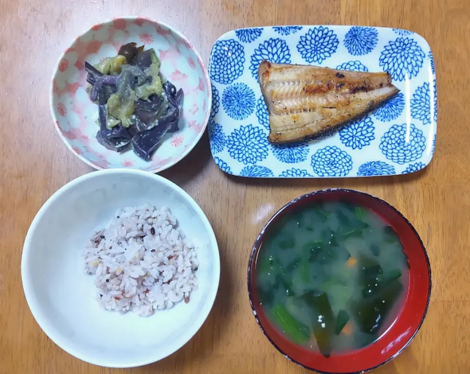 2022 0901　ほっけ　蒸しなすの胡麻和え　ほうれん草とにんじんのお味噌汁|いもこ。さん