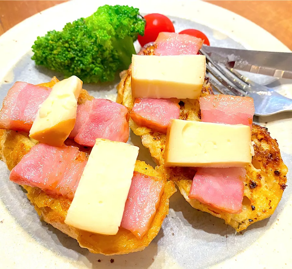 Snapdishの料理写真:ベーコンとスモークチーズのパンペルデュ🥖|まめすけ。さん