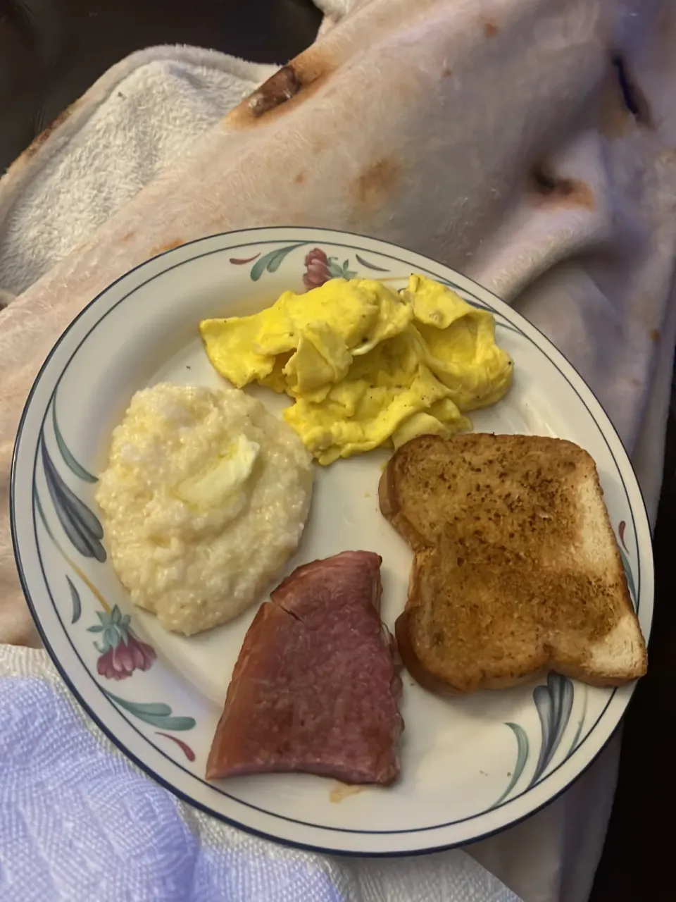 Grits, ham, and toast|suさん