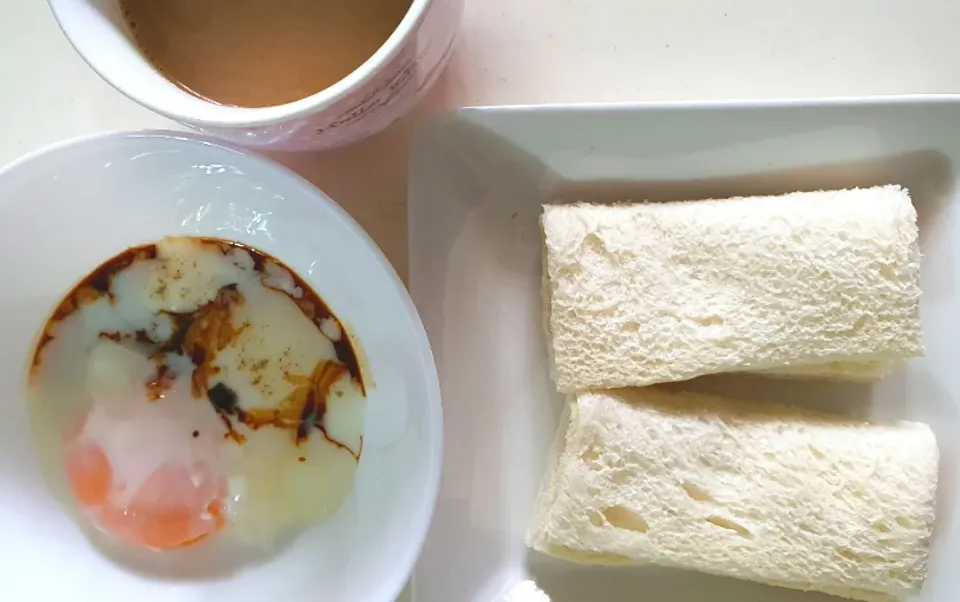 Good morning 💁‍♀️ 😋💕
simple butter bread soft boiled egg milk coffee|🌷lynnlicious🌷さん