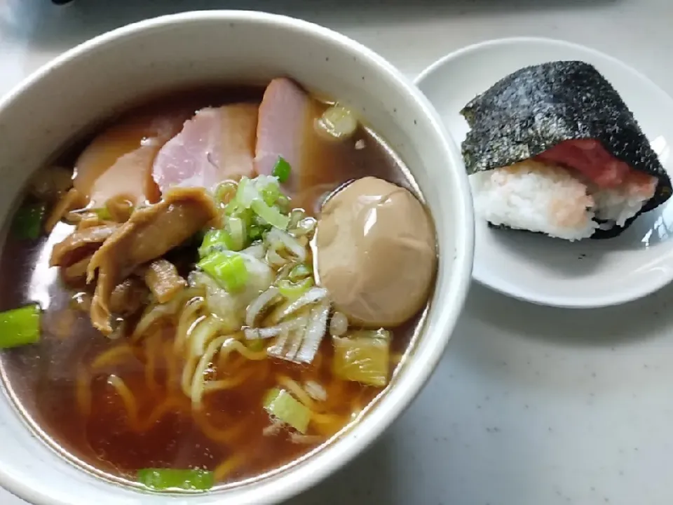 自宅でラーメン定食（たらこおにぎり）|kadaoさん