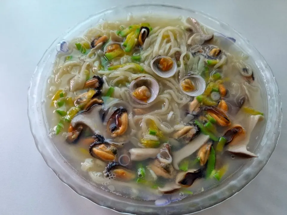 Noodle Soup with Shells|steven z.y.さん