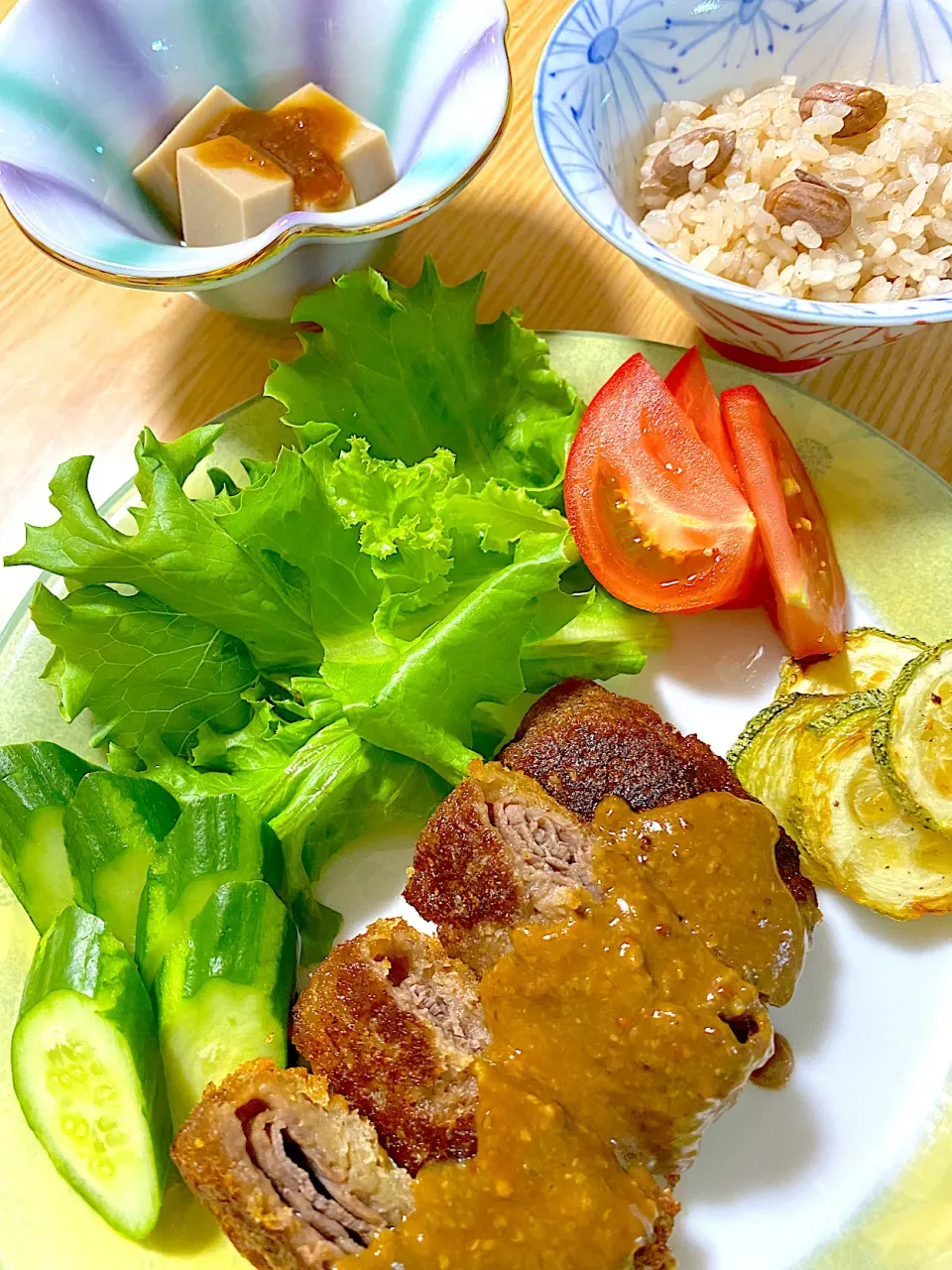 牛肉のミルフィーユカツとピーナッツご飯|みぃ〜こさん