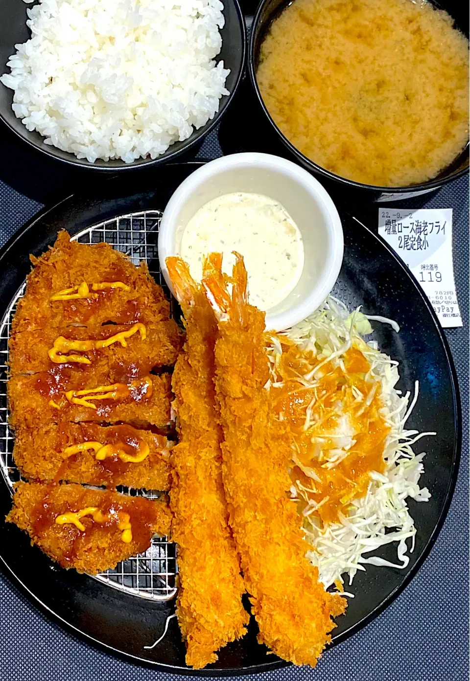 ロースカツ&海老フライ定食 860円|すくらんぶるえっぐさん