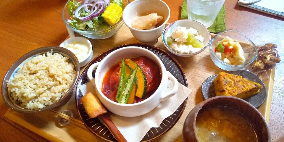 Snapdishの料理写真:発酵食の木楽屋さんでトマトハンバーグランチ🍚どれもこれも美味しい😽|さくらんぼさん