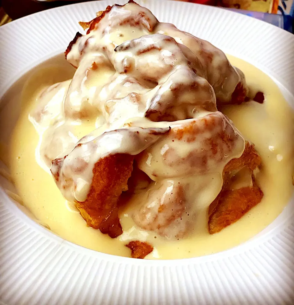 Apple Strudel & Vanilla Egg Custard made fresh 
#homecooking
#chefemanuel #apple #applestrudel|Emanuel Hayashiさん