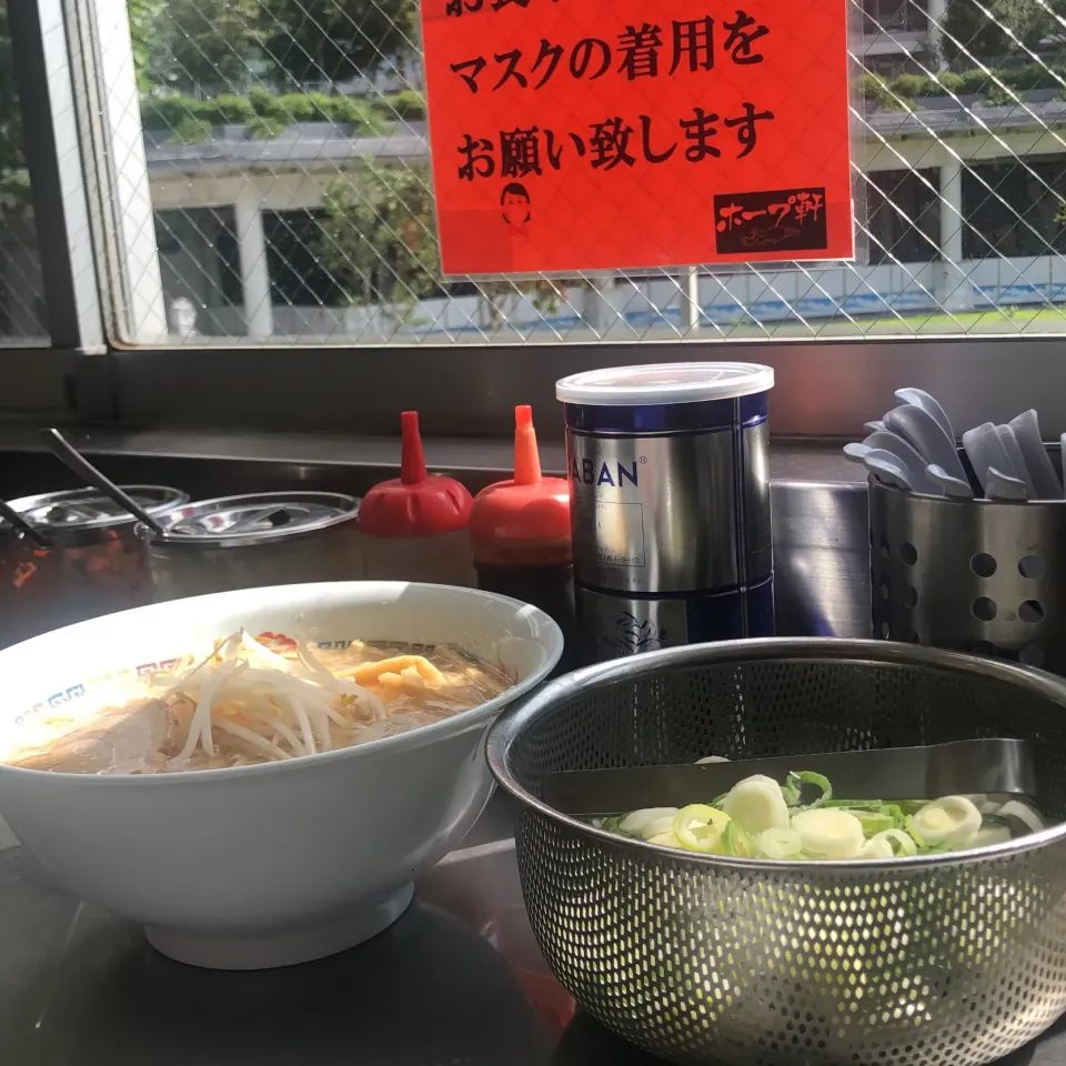 Snapdishの料理写真:今日も来ました　＃ホープ軒　飽きずに　＃朝ラー　＃夜勤明け　＃ラーメン　喰って帰りましょ♪|Hajime Sakaiさん