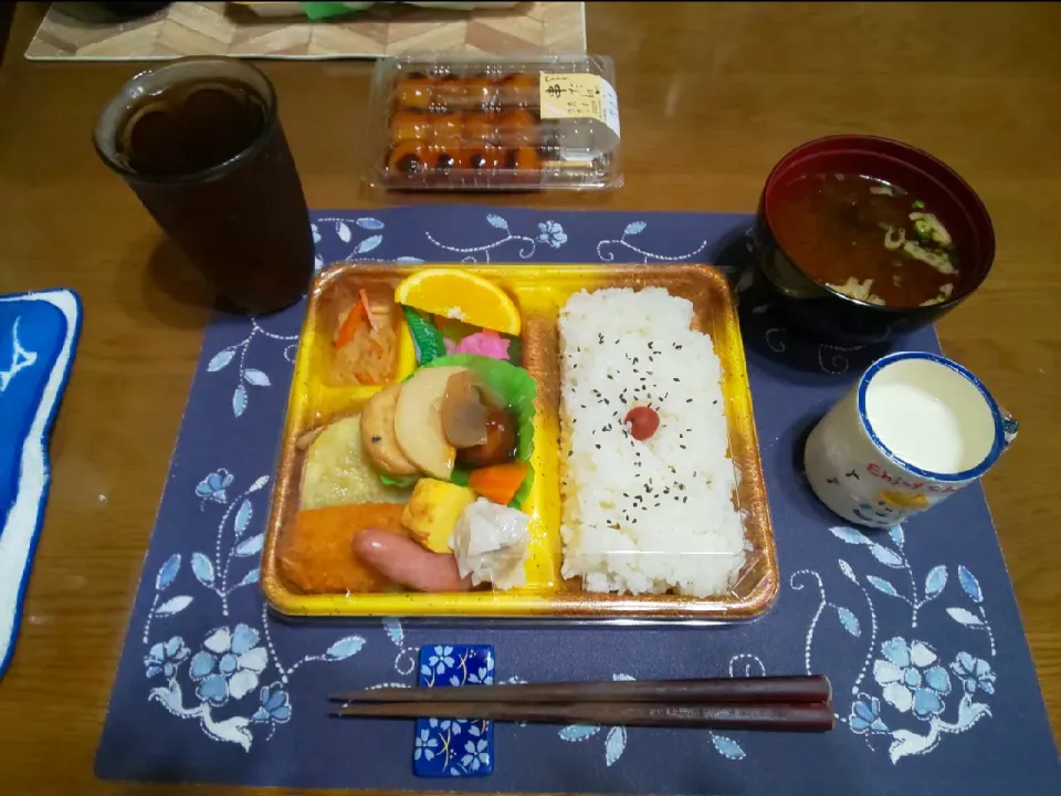 幕の内弁当(どんどん弁当)(昼飯)|enarinさん