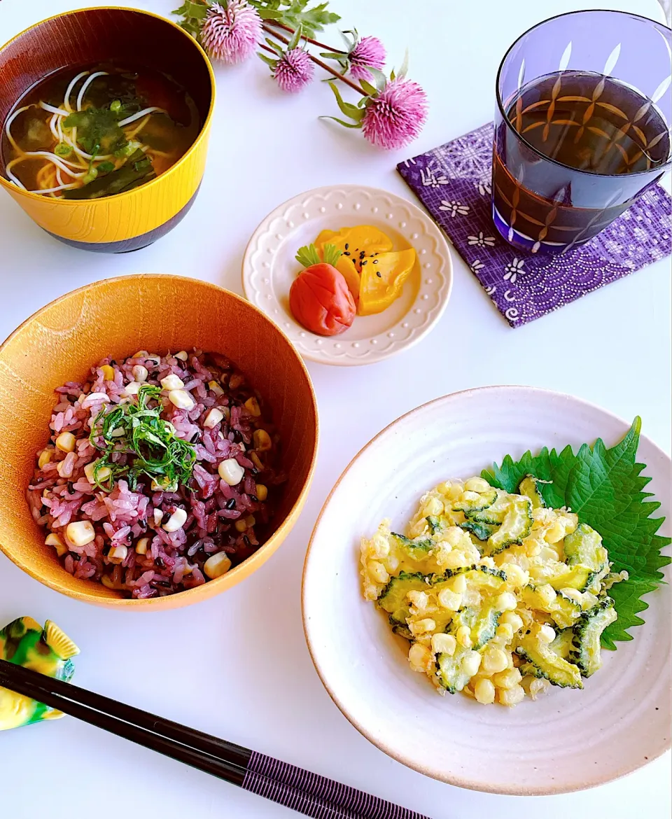 ＊日曜日ランチ《白いトウモロコシの炊き込みご飯》＆《ホワイトコーンとゴーヤのかき揚げ》|ちゃべさん