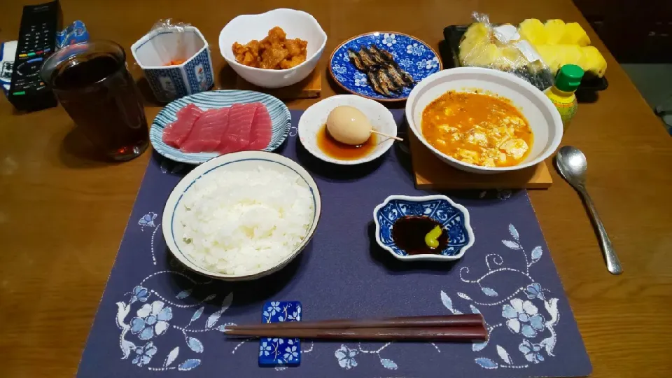 めばちまぐろの刺身と鳥のから揚げといわしのみりん干し(夕飯)|enarinさん